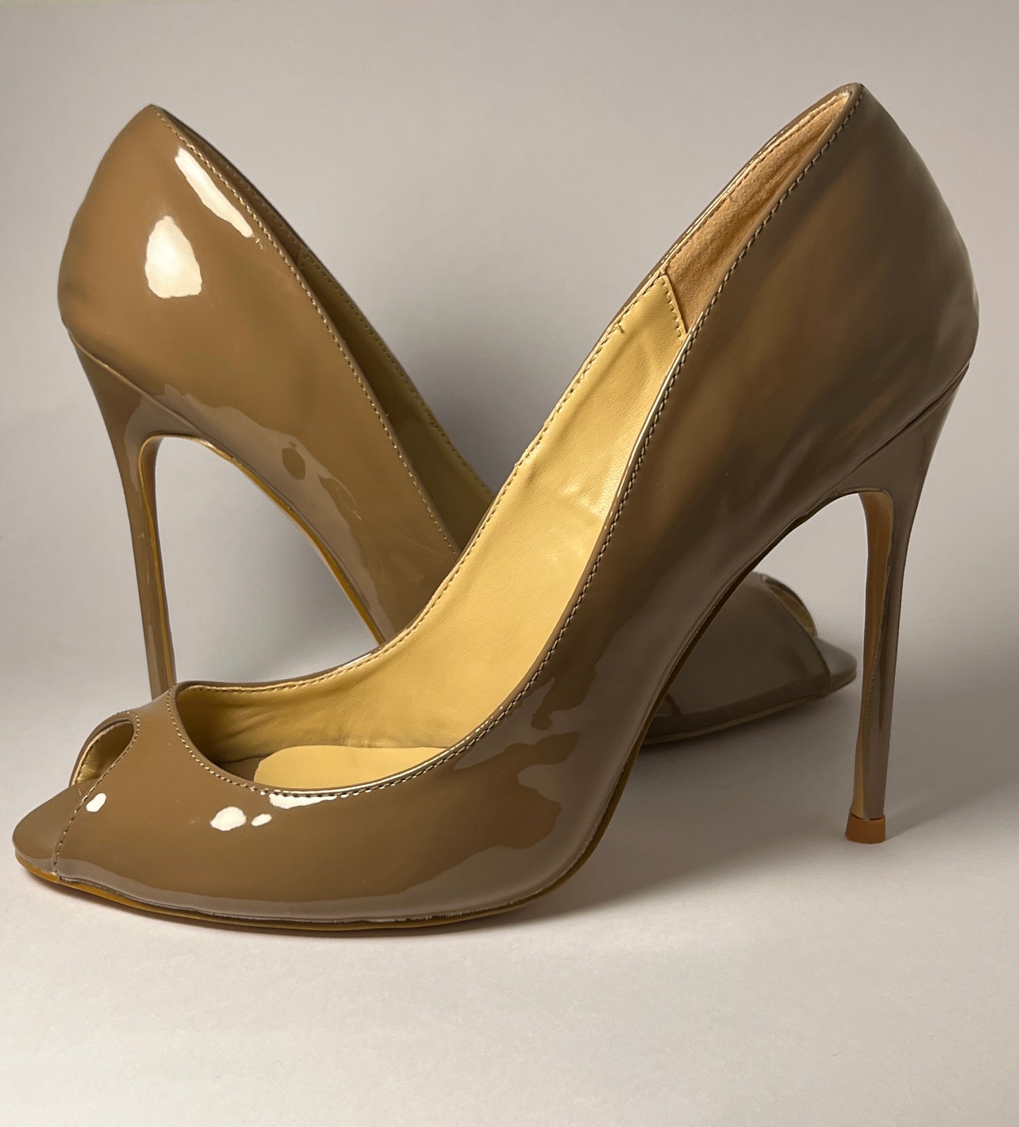 Pump @stellaireheels peeptoe