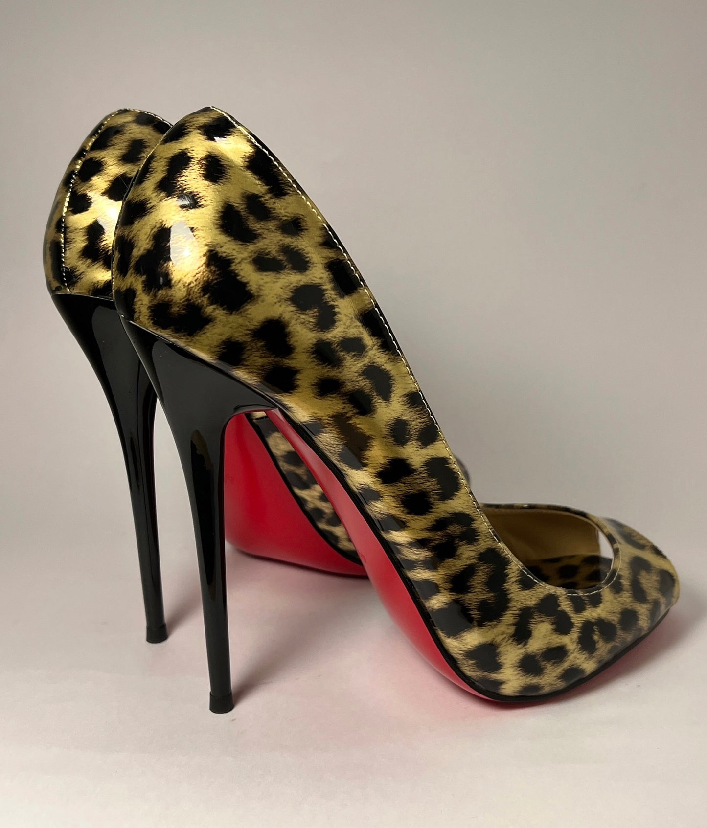 Pump @stellaireheels peeptoe