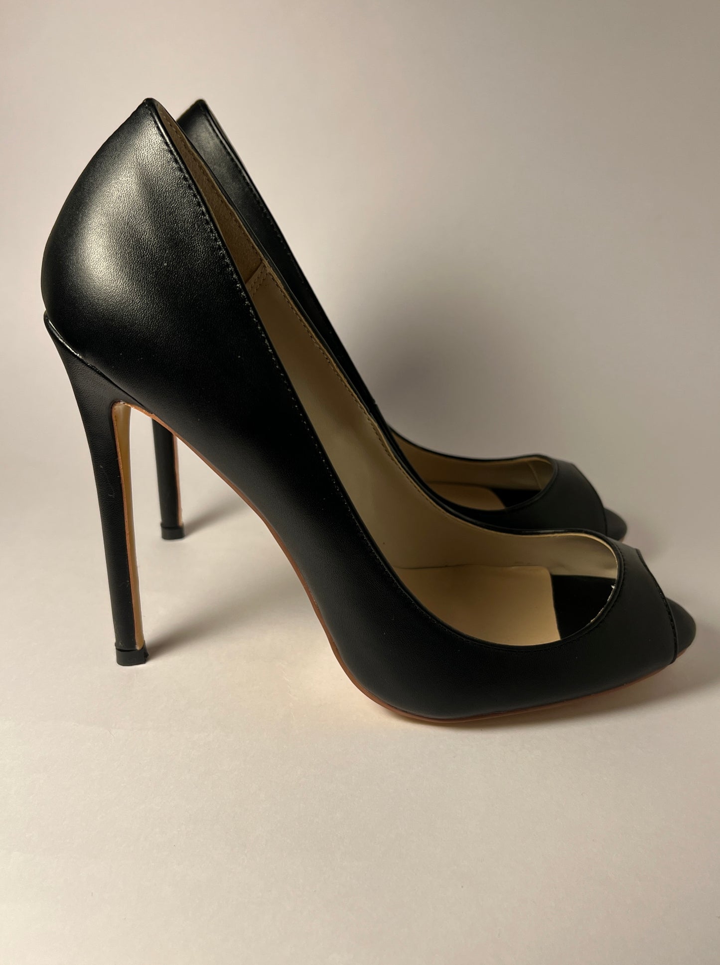 Classic @stellaireheels Peeptoe Pump