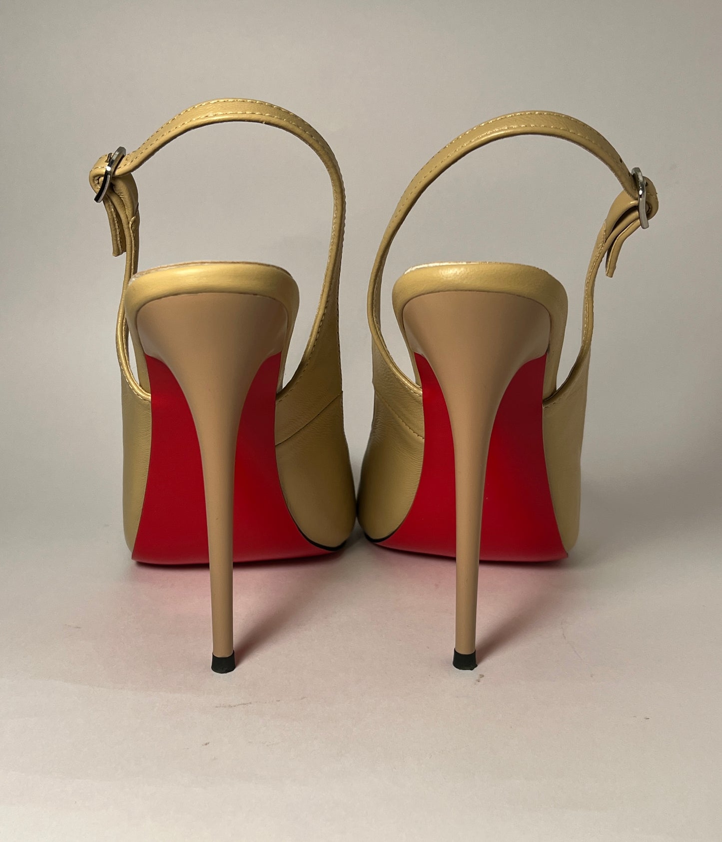Slingback @stellaireheels peeptoe