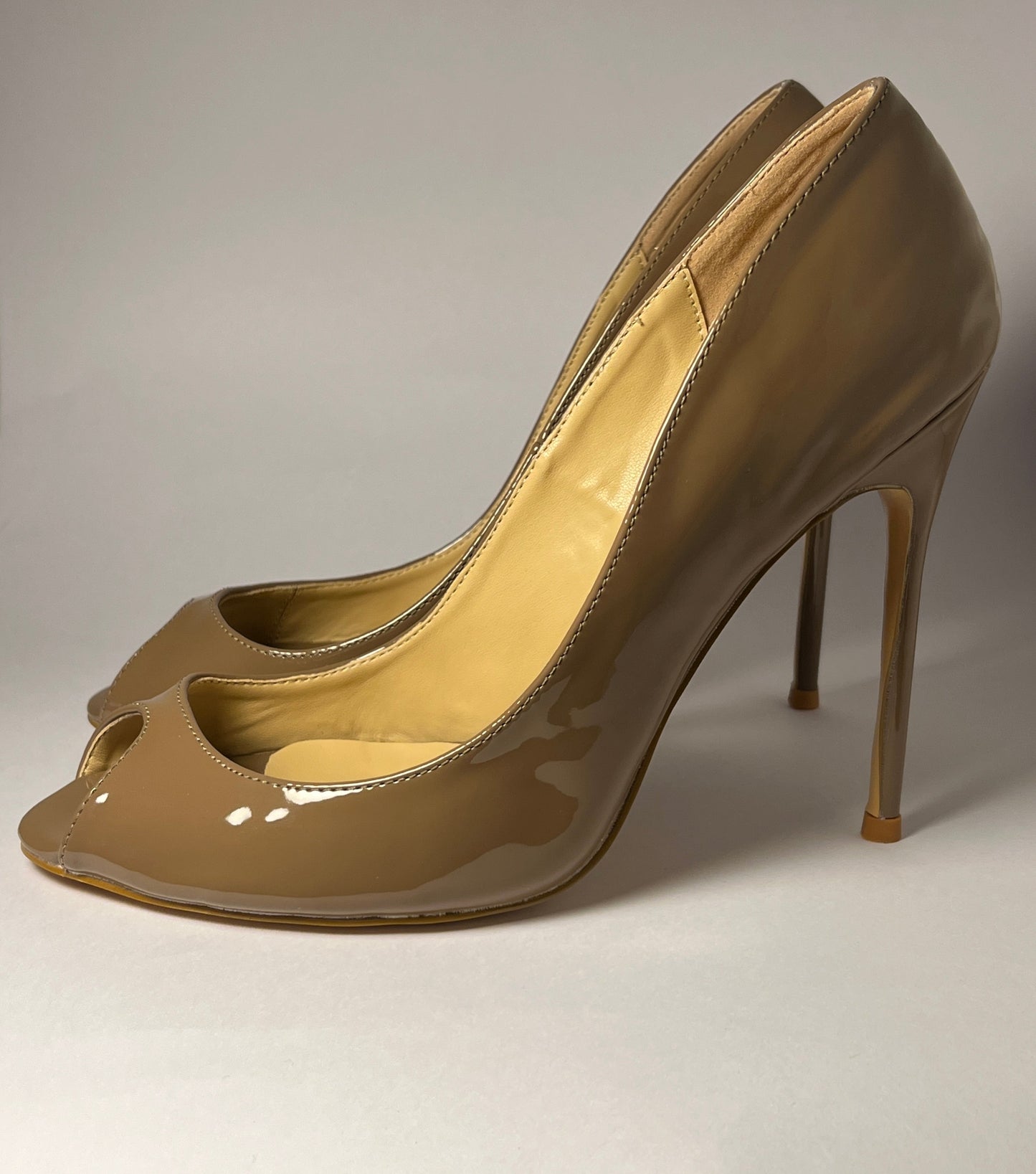 Pump @stellaireheels peeptoe