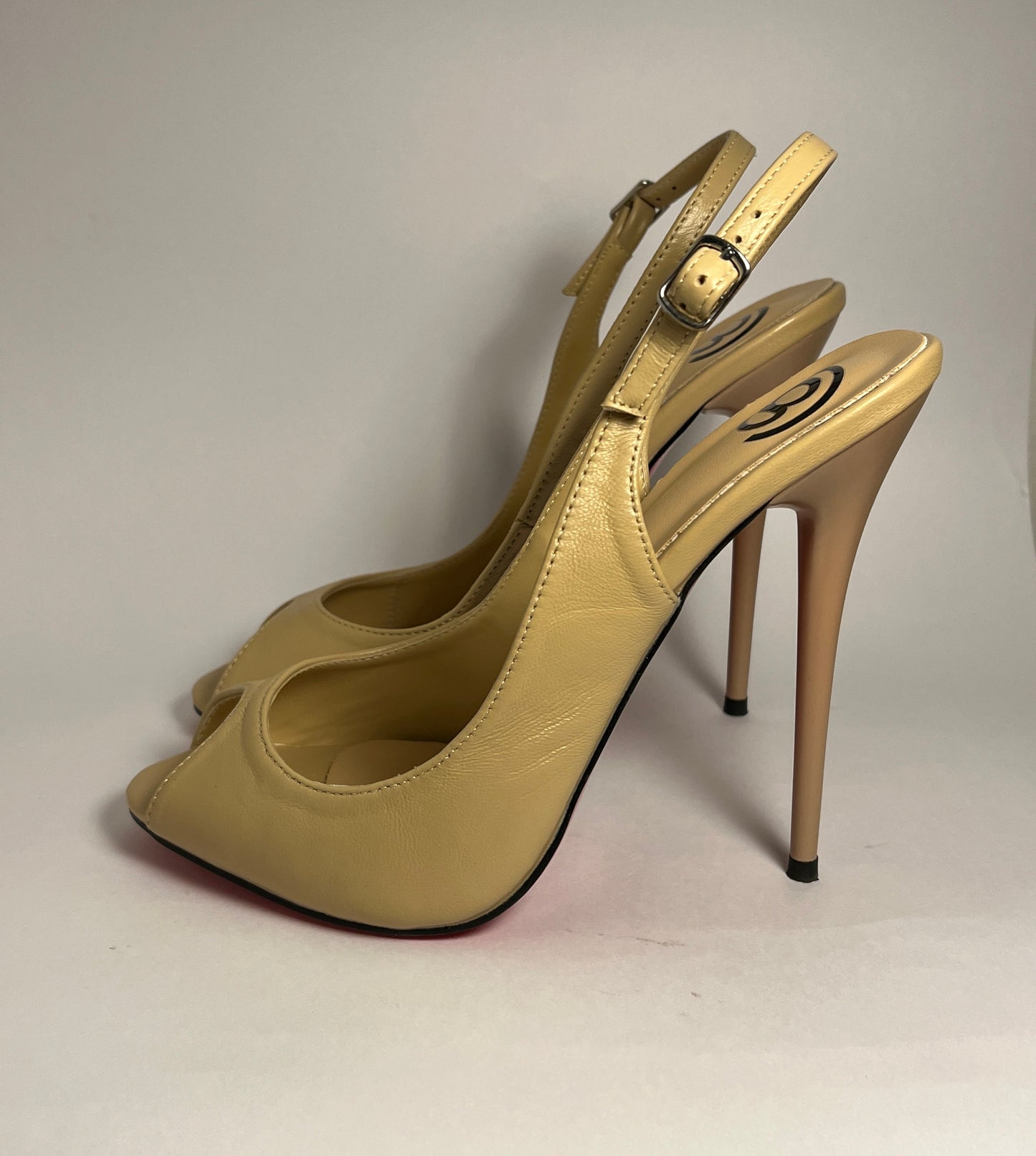 Slingback @stellaireheels peeptoe