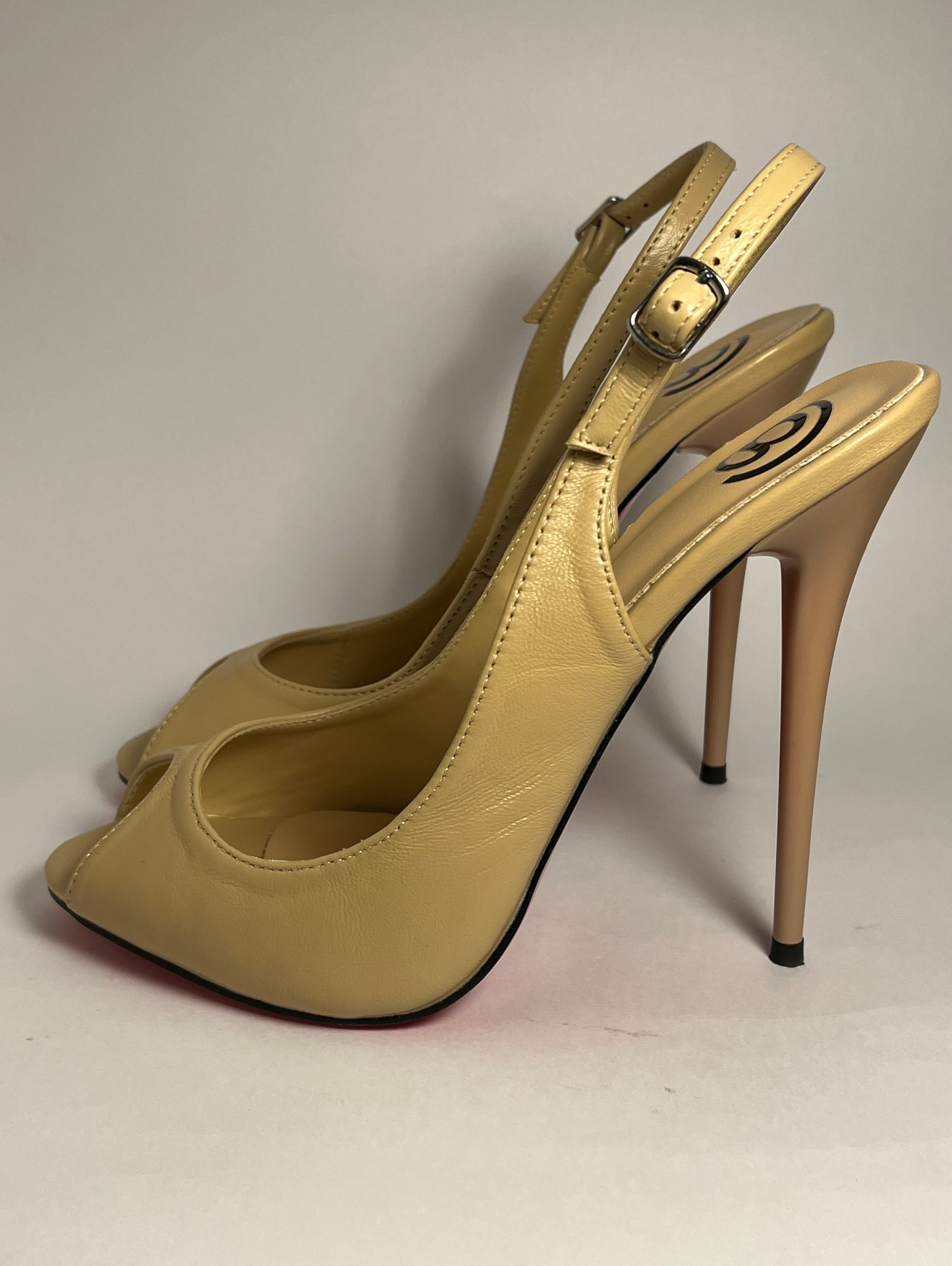 Slingback @stellaireheels peeptoe