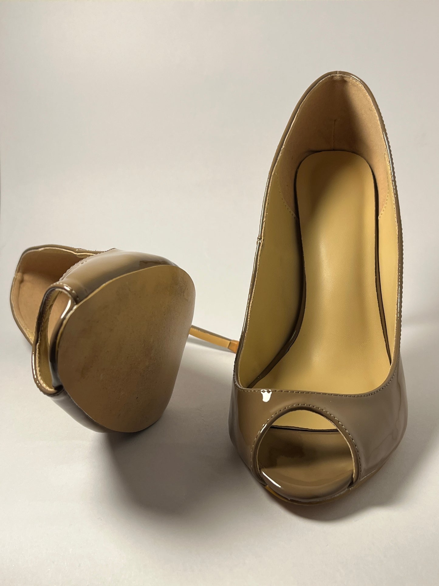 Pump @stellaireheels peeptoe