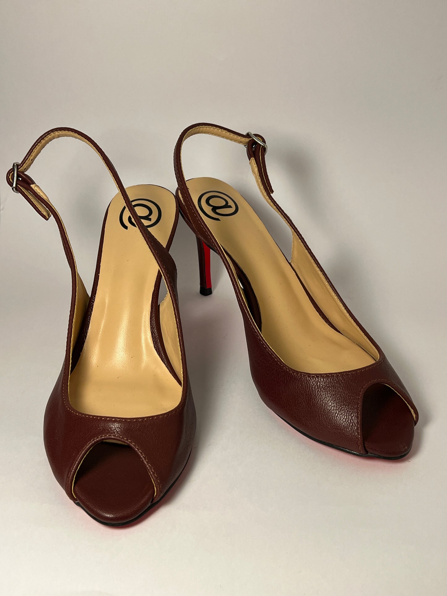 Slingback @stellaireheels peeptoe