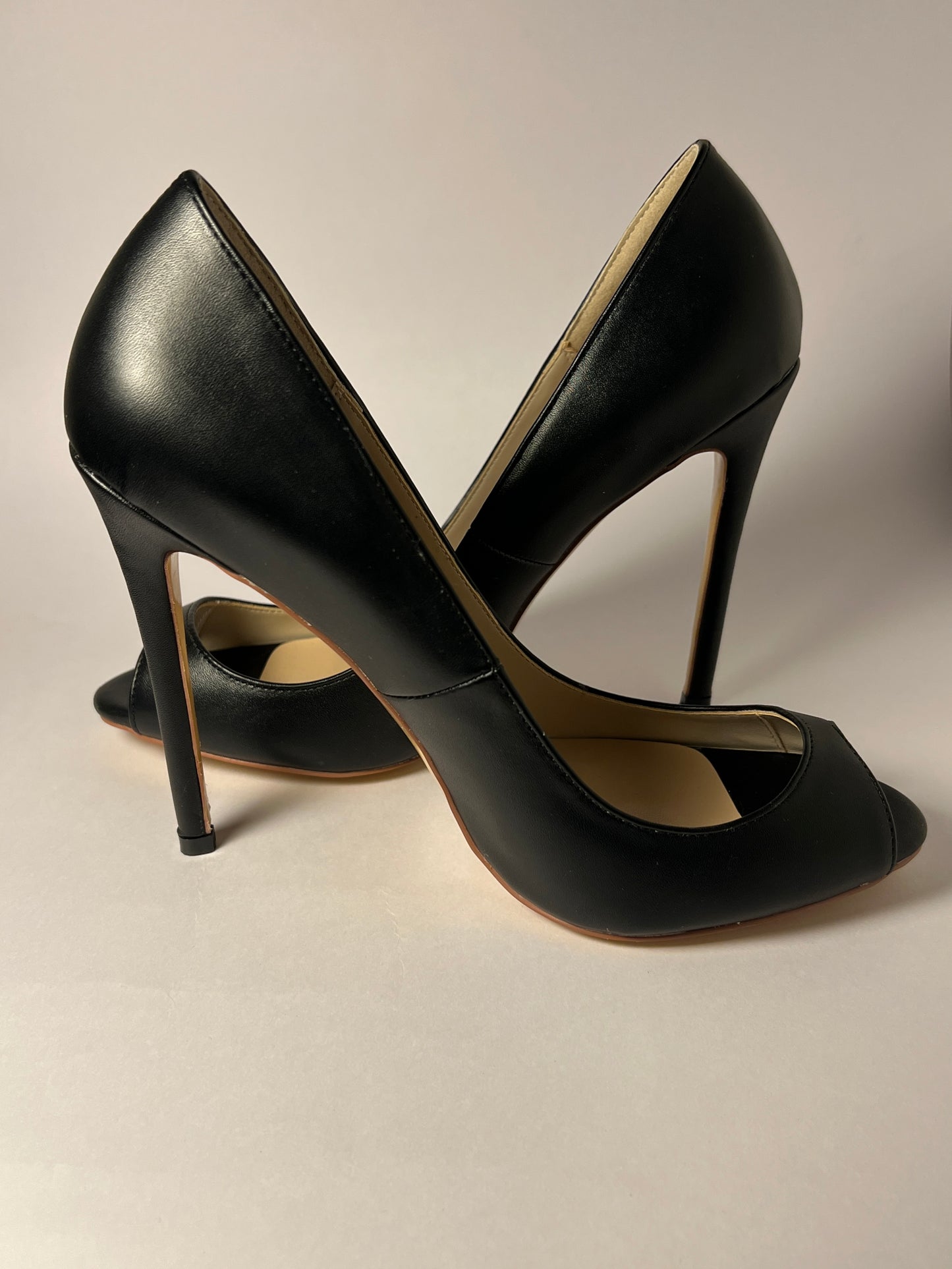 Classic @stellaireheels Peeptoe Pump