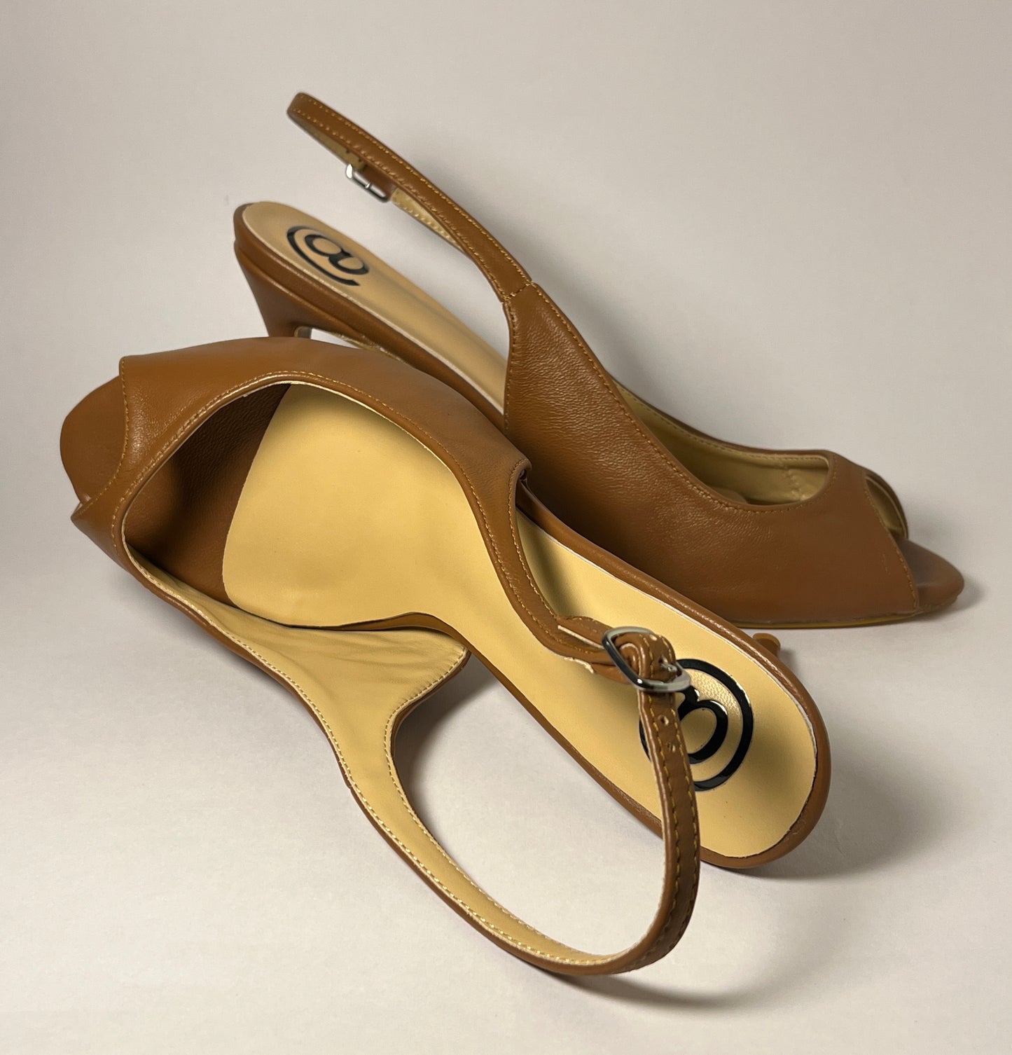 Slingback @stellaireheels peeptoe