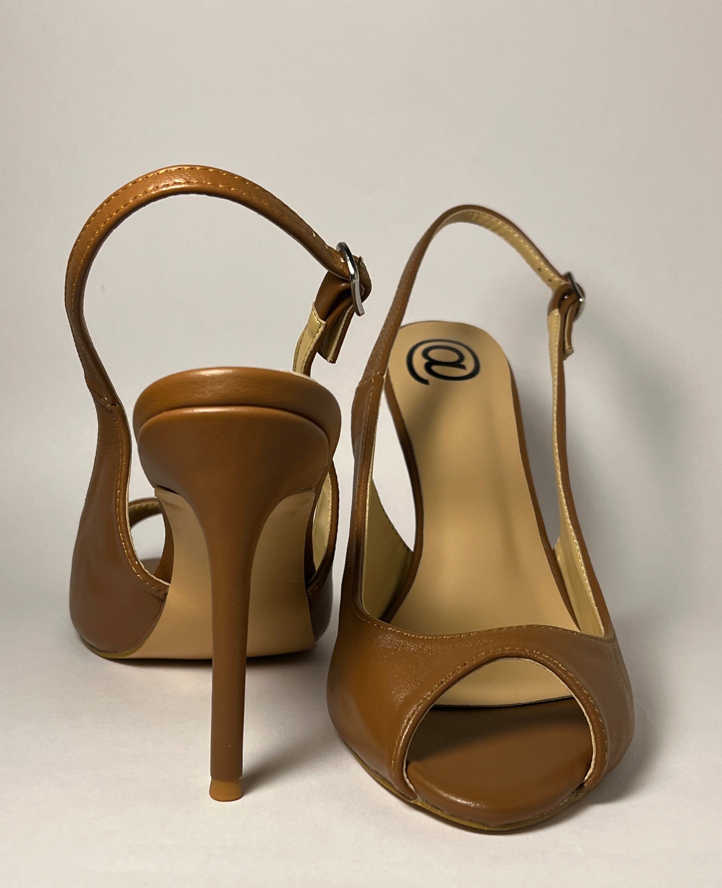 Slingback @stellaireheels peeptoe