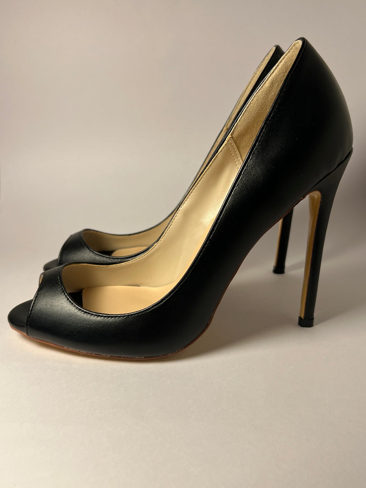 Classic @stellaireheels Peeptoe Pump