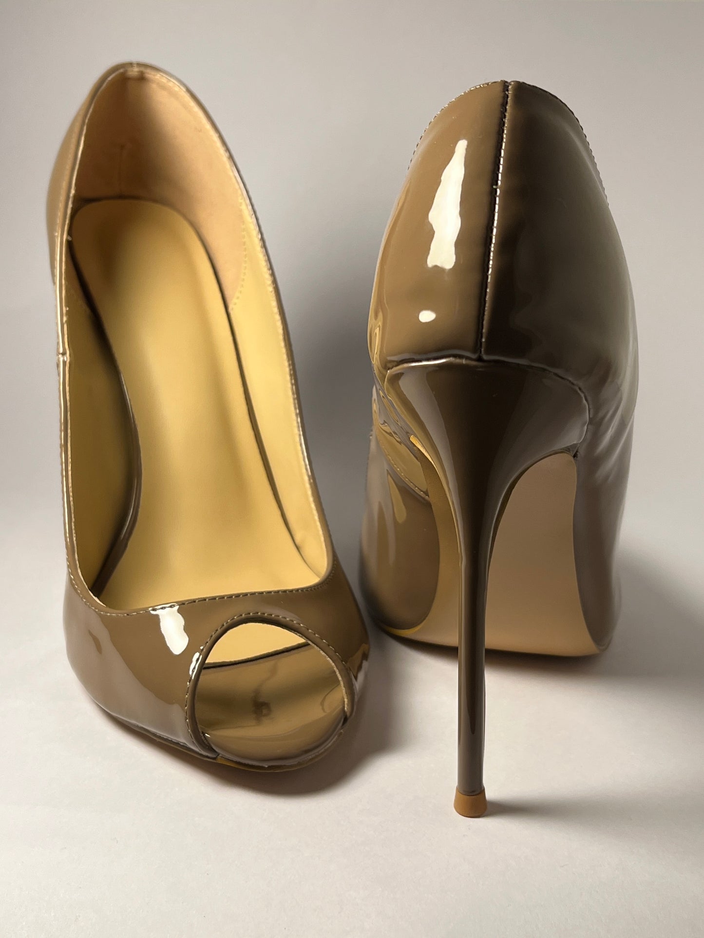 Pump @stellaireheels peeptoe